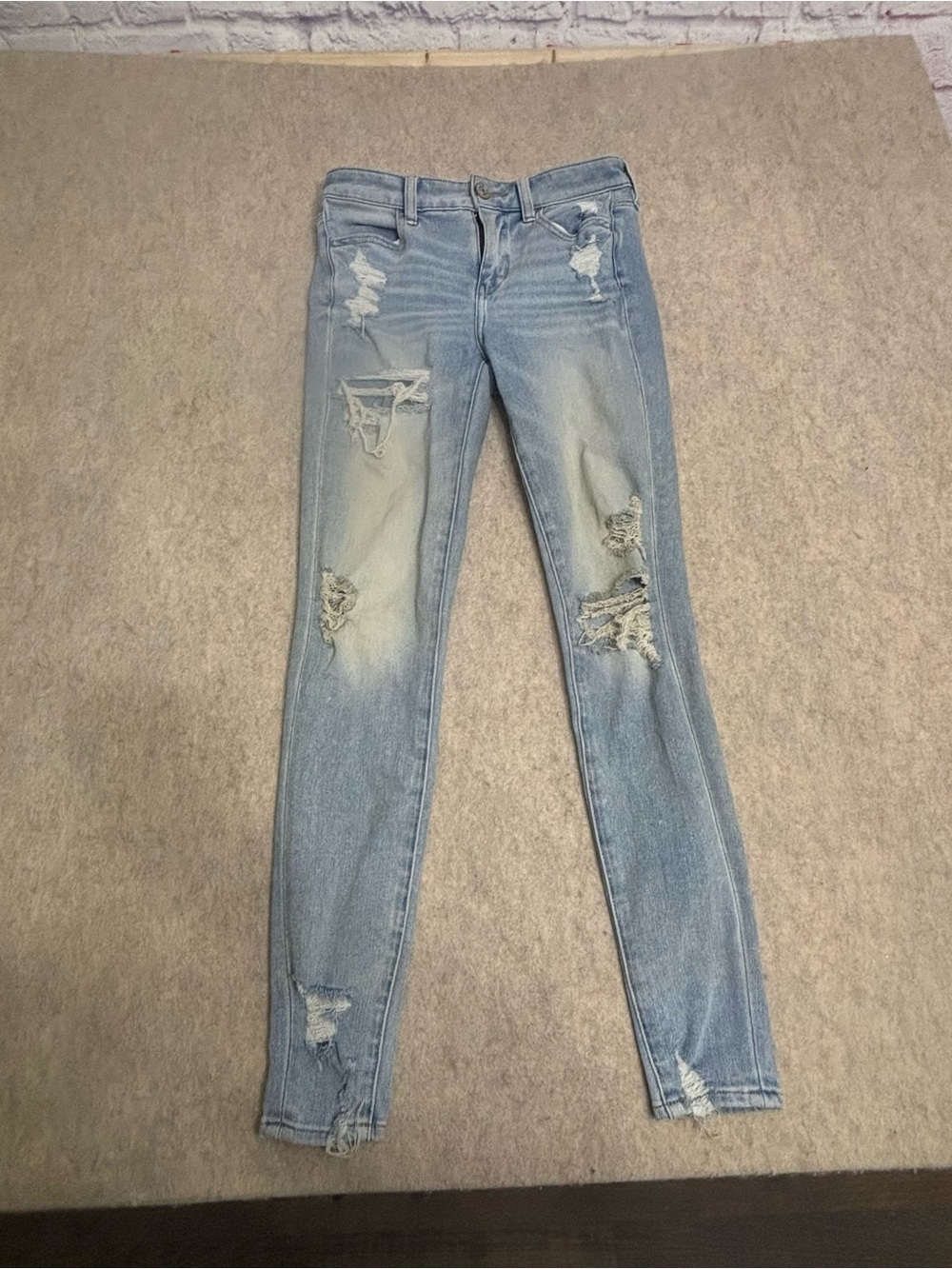 American Eagle Outfitters Light Blue Distressed Skinny Jeans